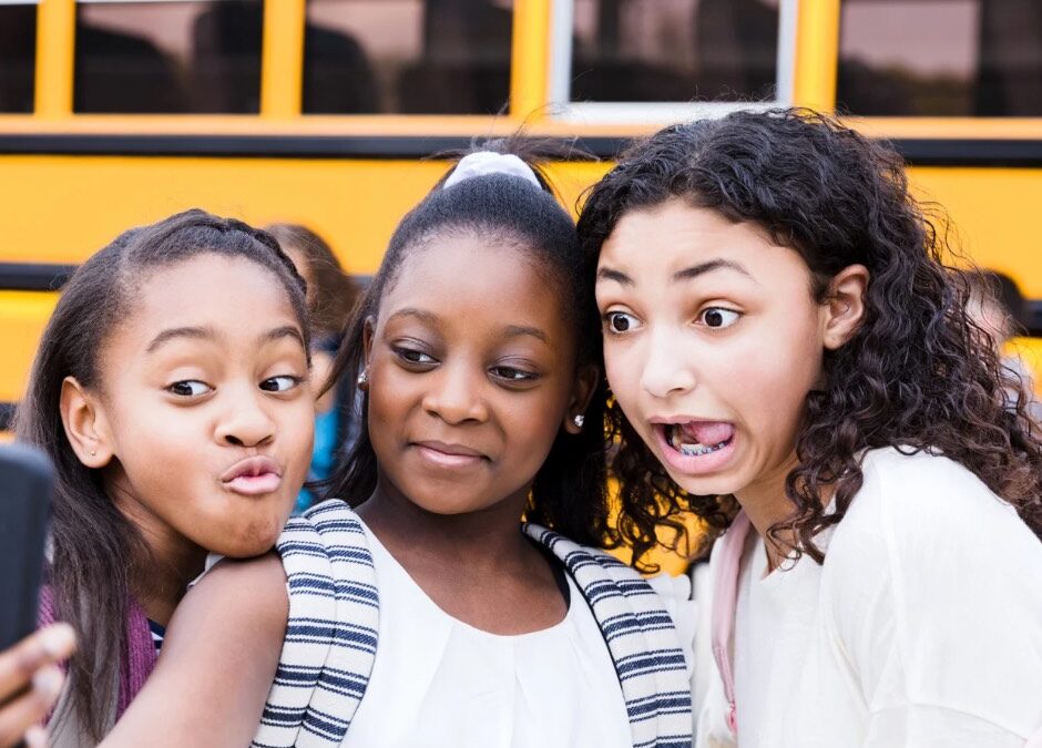 How Lice Really Spread (And why your selfie habit may be to blame)